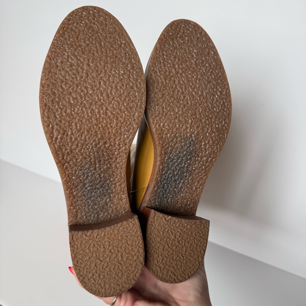 NWT FRYE Banana Boots - Picture 6 of 7